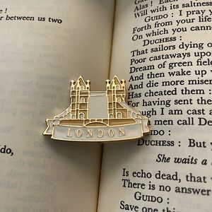 Burberry London Bridge Pin